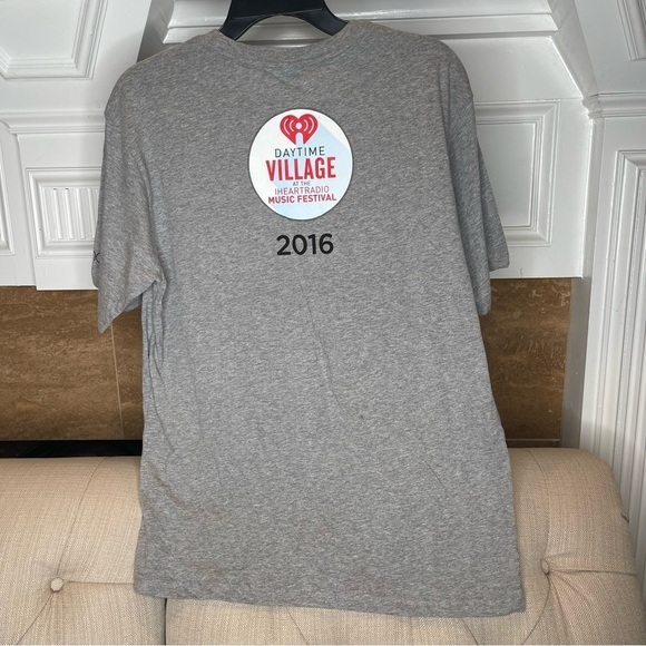 R: IHeart Festival 2016 Heather Gray T-Shirt Sz S Men’s - Picture 2 of 6